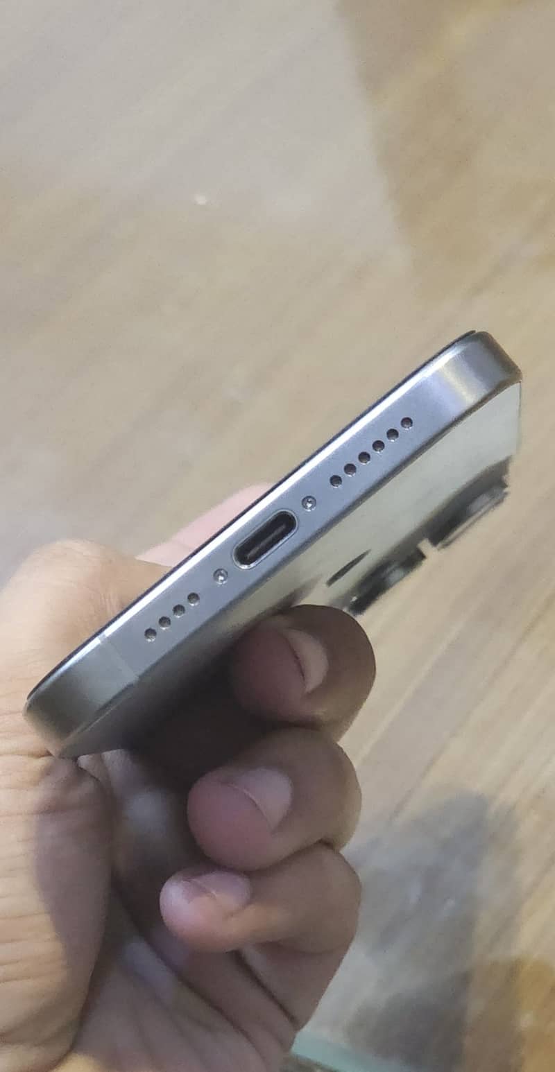 Apple iPhone 15 Pro Max 5