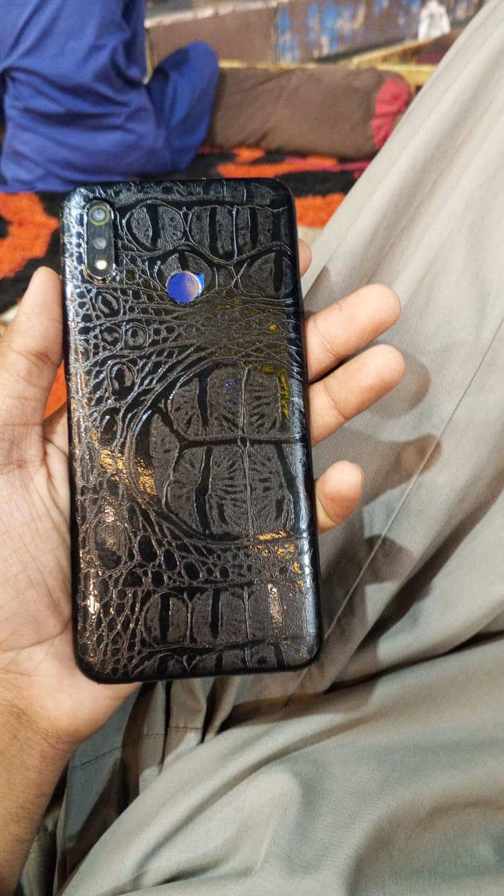 Realme 3 2