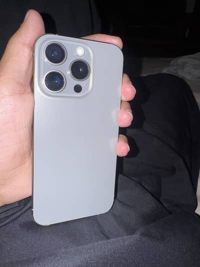 Apple iPhone 15 Pro natural taitanium