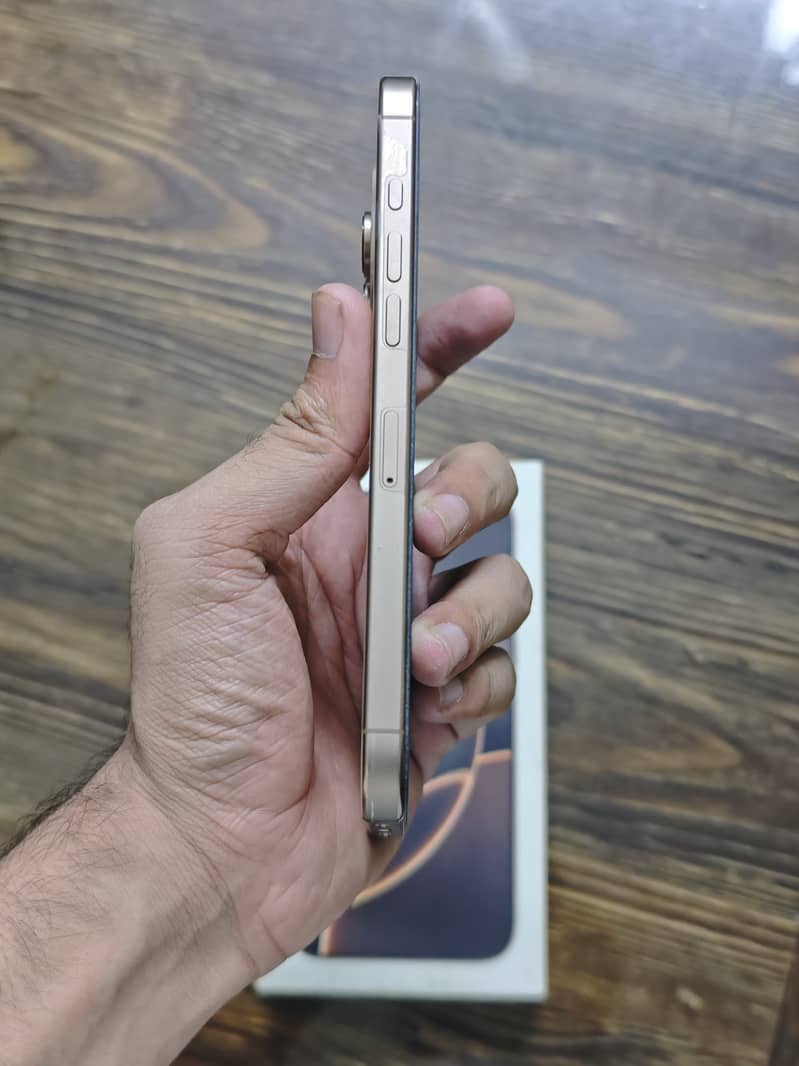 Apple iPhone 16 Pro Max 3