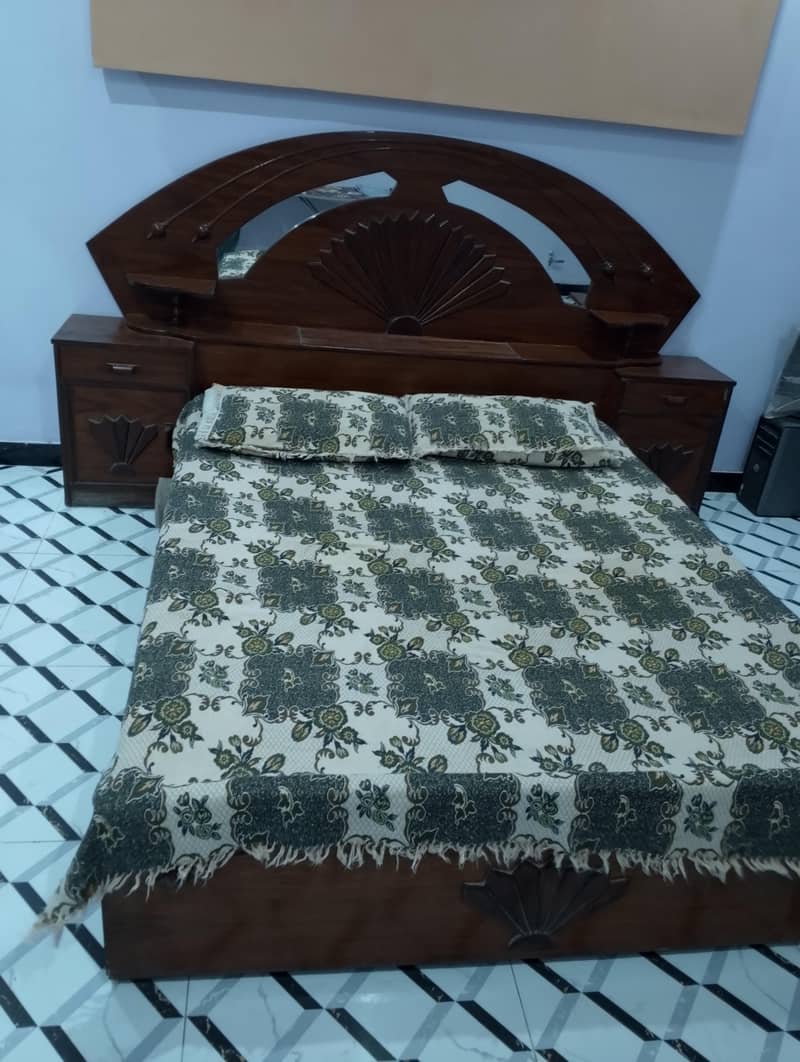 Wodden Double Bed 0