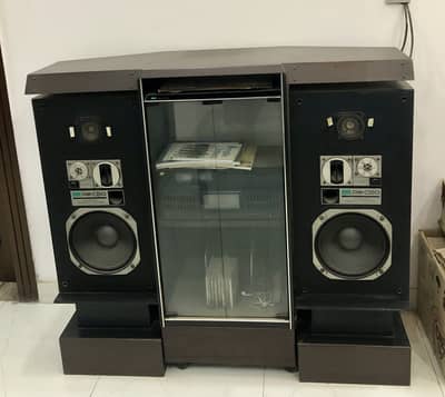 Sansui speakers with audio rack