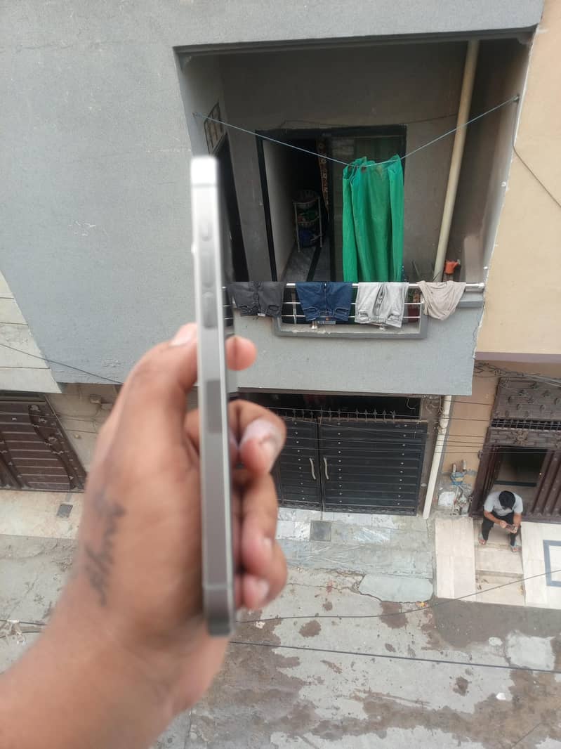 Apple iPhone 15 Pro Max 3
