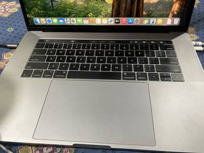 Apple MacBook Pro 16inch core i9 4K Retina 12th Gen 16GB RAM 512GB SSD