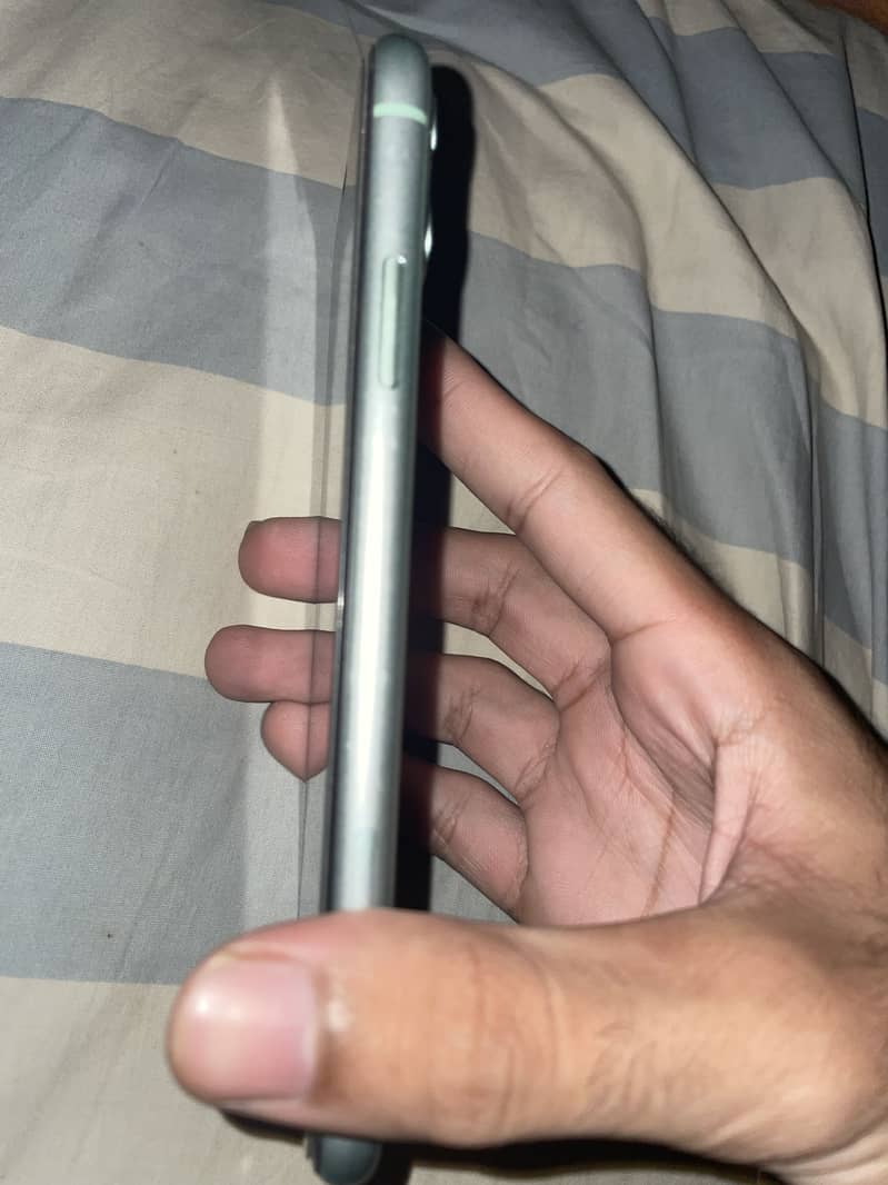 Apple iPhone 11 2
