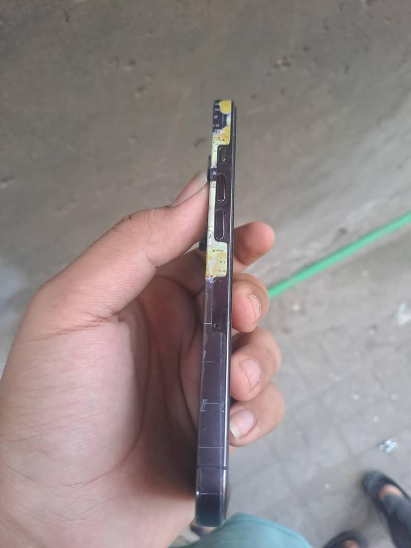 Apple iPhone 14 Pro 1
