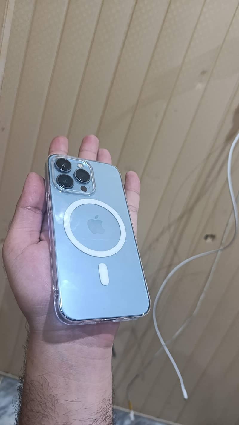 Apple iPhone 13 Pro 1