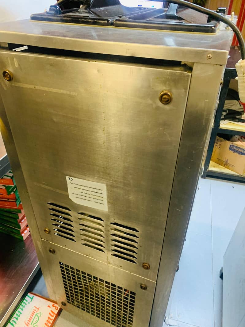 ice cream machine 1