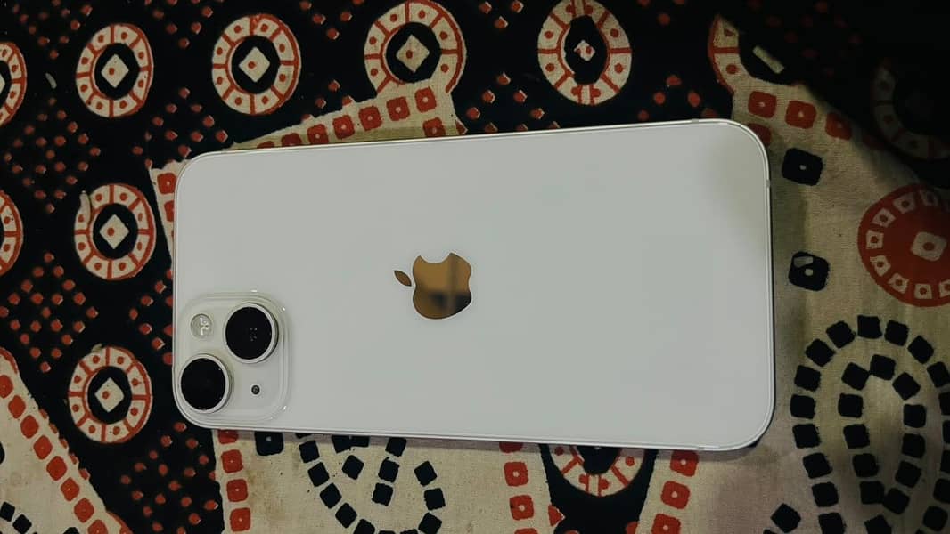 Apple iPhone 14 3