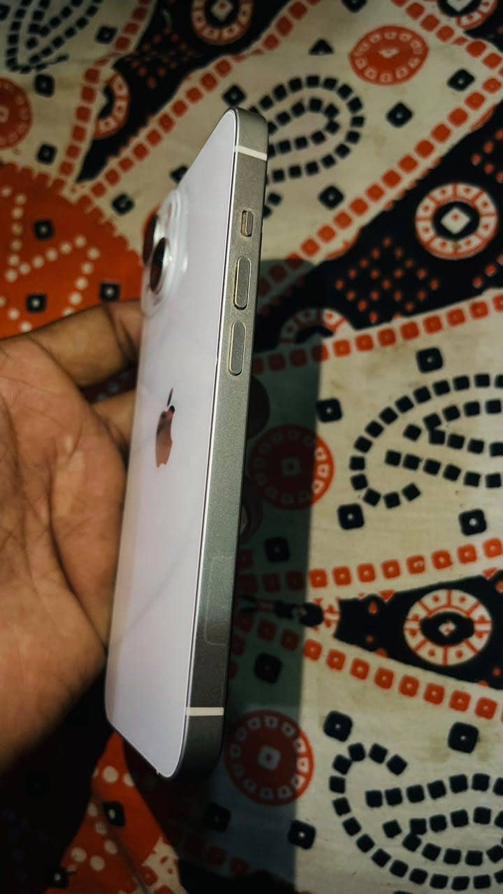 Apple iPhone 14 5