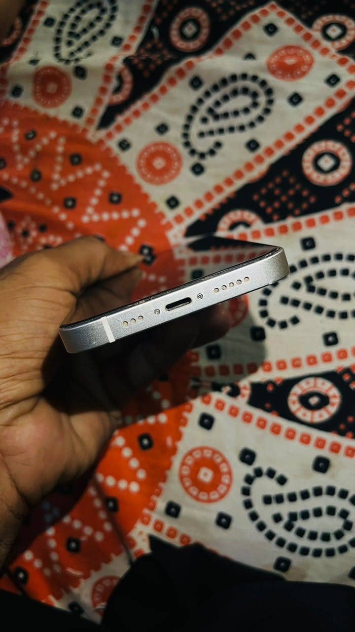 Apple iPhone 14 6