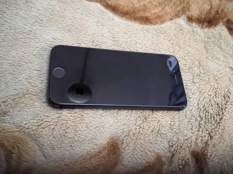 Apple iPhone 7 2