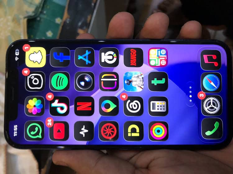 Apple iPhone 12 4