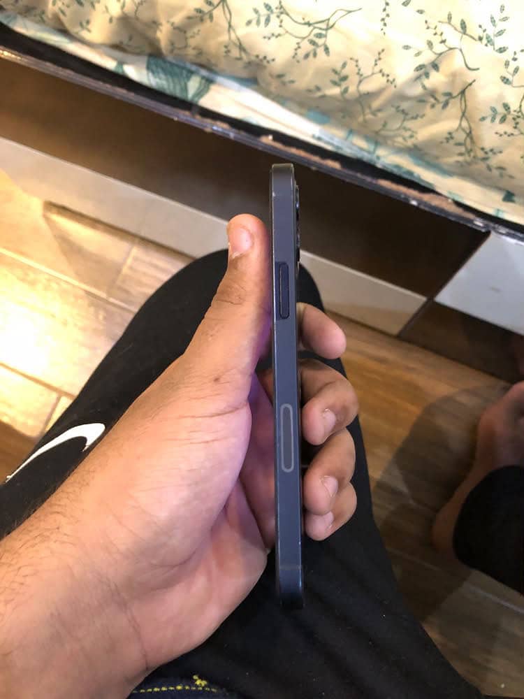 Apple iPhone 12 5