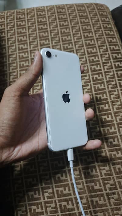 Apple iPhone SE 2020 ( pta approved )