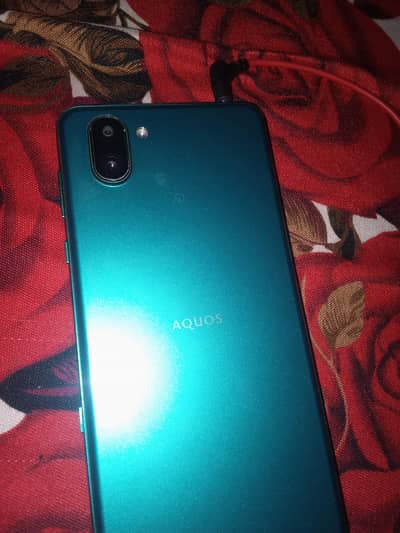 Sharp Aquos R3