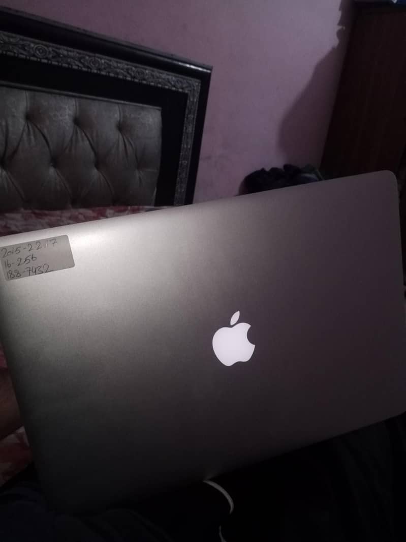 Mac book pro 0