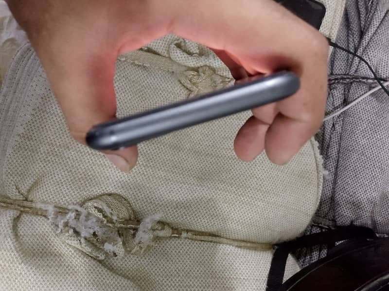 Apple iPhone 11 3