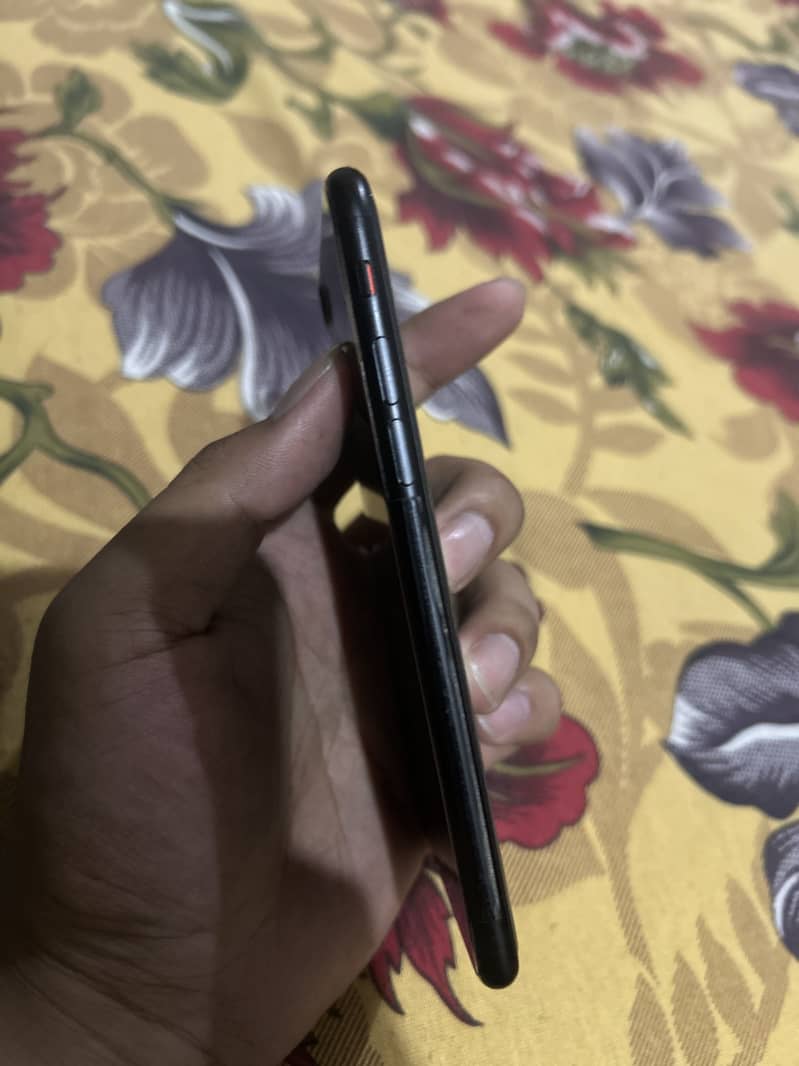 Apple iPhone 7 2