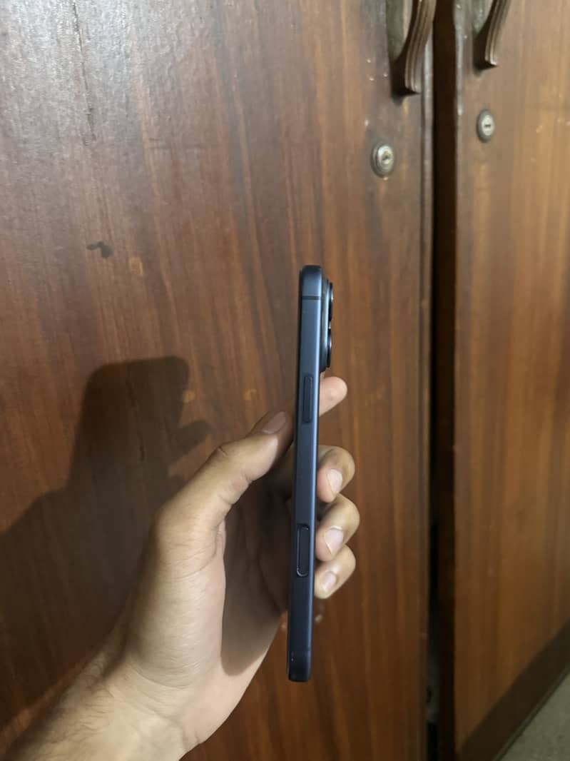 Apple iPhone 17 Pro Max 4