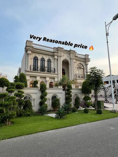 1 Kanal luxury house available for rent