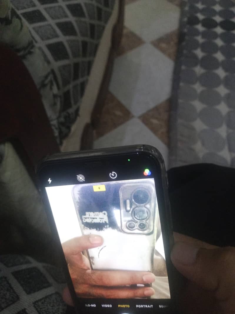 Apple iPhone X 4