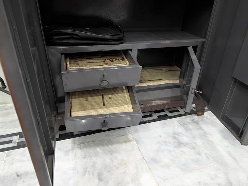 iron Safe 0