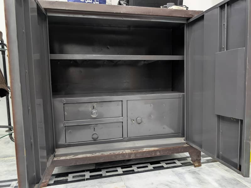 iron Safe 1