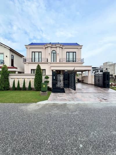 1 Kanal luxury house available for rent