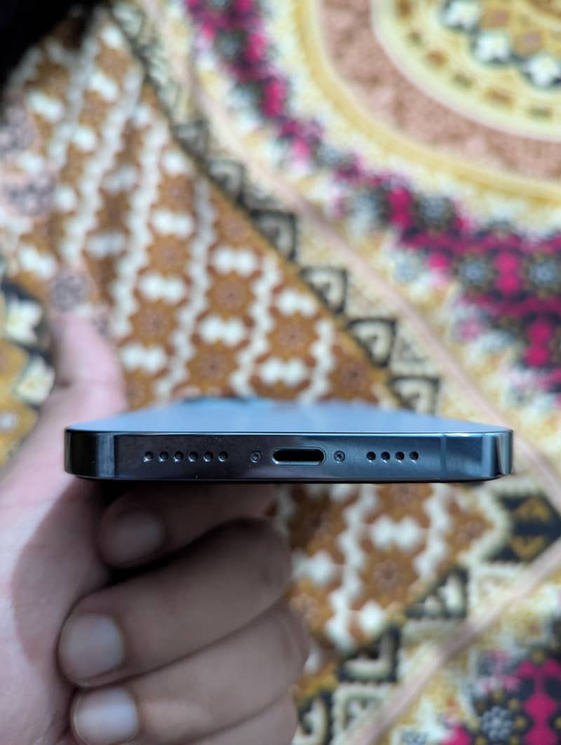 Apple iPhone 13 Pro Max 3