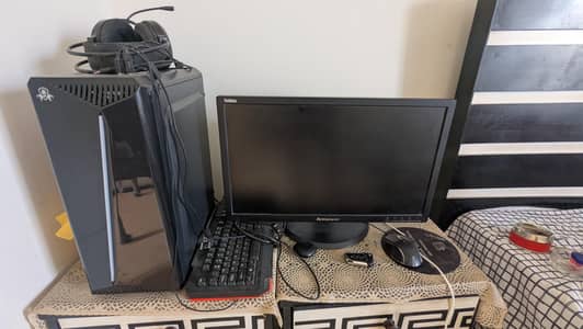Gaming PC for sale with 22inch Lenovo LED