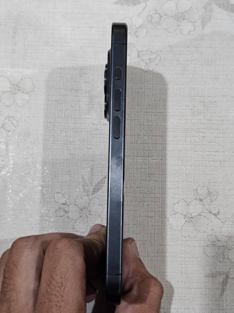 Apple iPhone 15 Pro 1