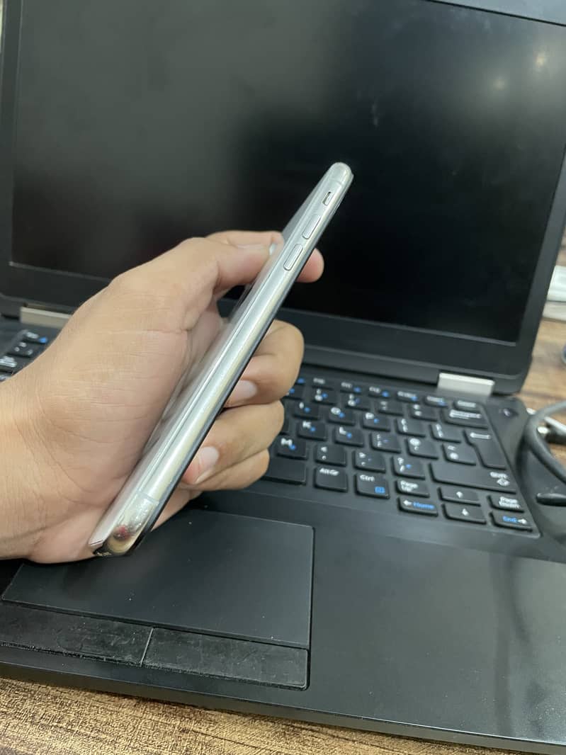 Apple iPhone X 0