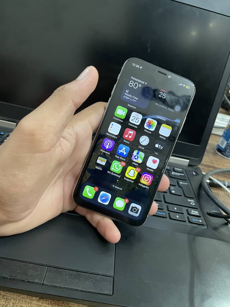 Apple iPhone X 3