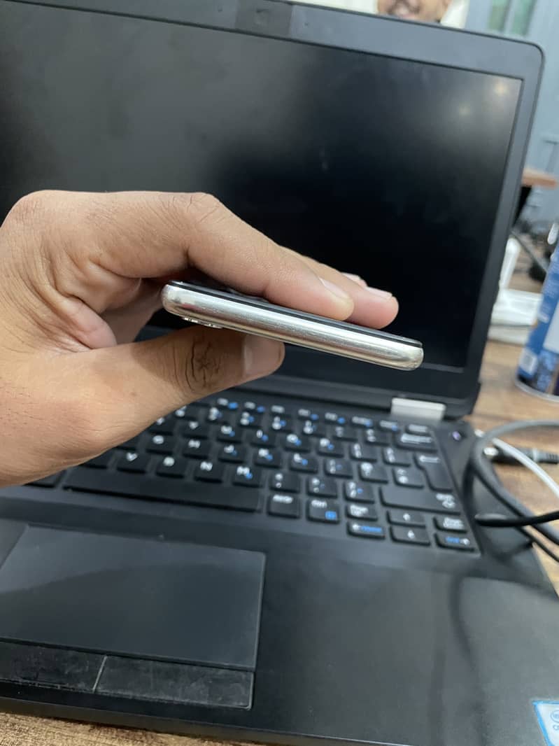 Apple iPhone X 5