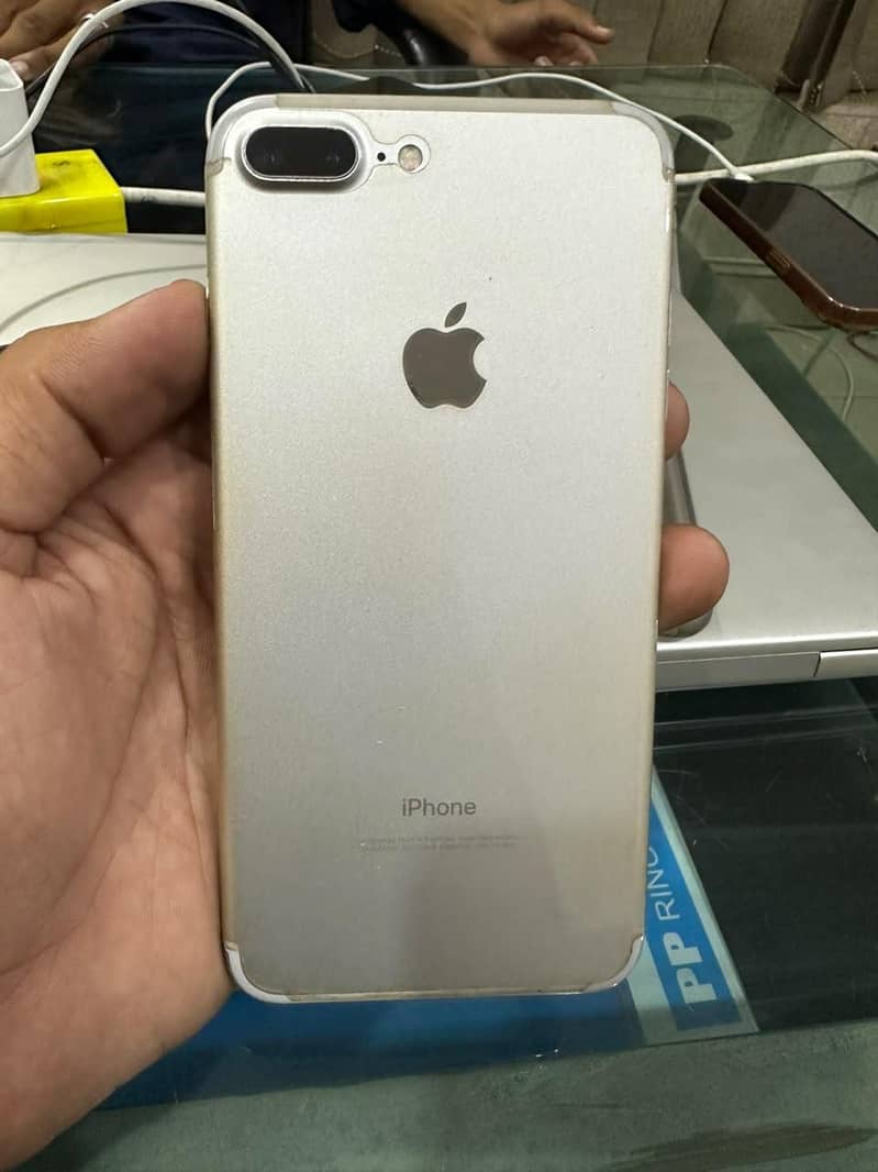 Apple iPhone 7 Plus 2