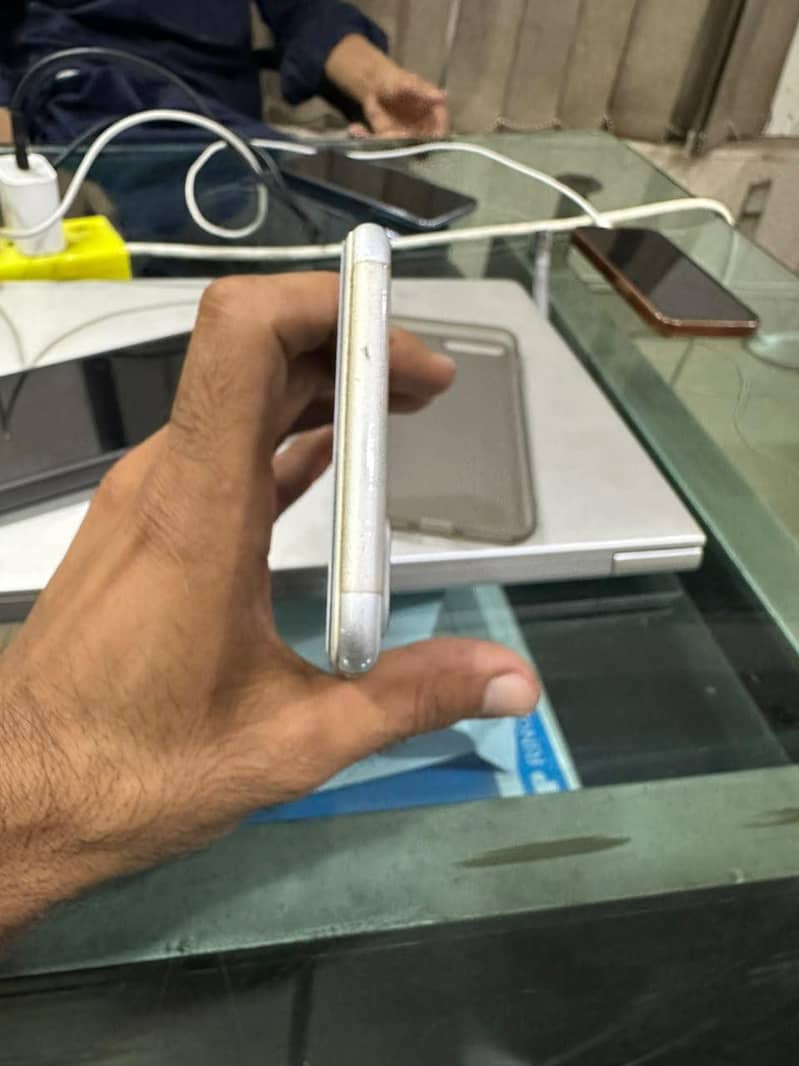 Apple iPhone 7 Plus 4