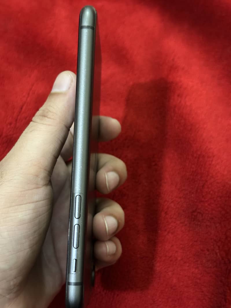 Apple iPhone 11 6