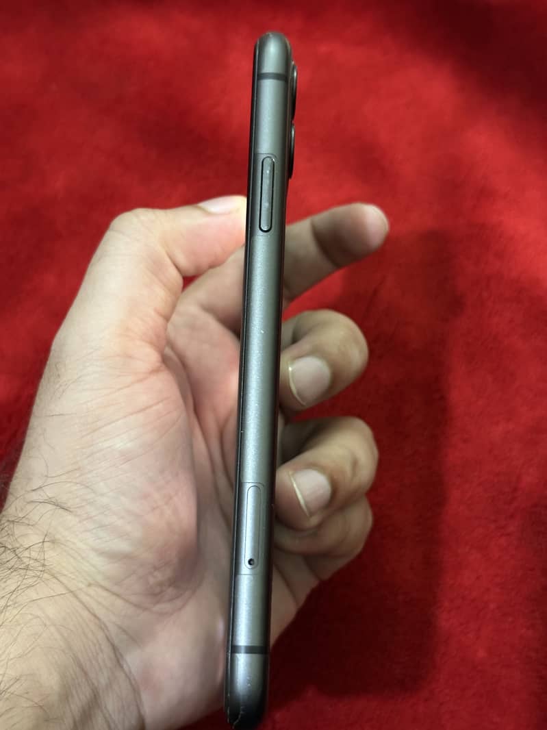 Apple iPhone 11 8