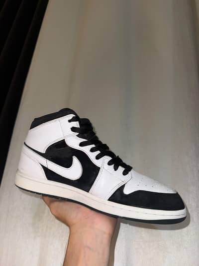 Nike Air Force 1 and others