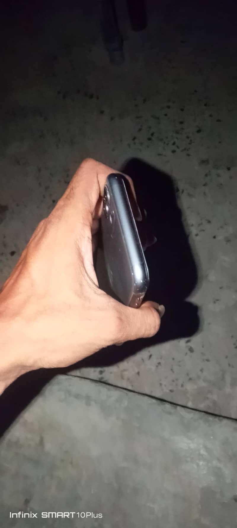 Apple iPhone 11 4
