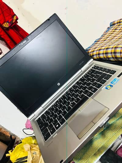 Hp laptop for sale achi condition ha 4gb 256gb