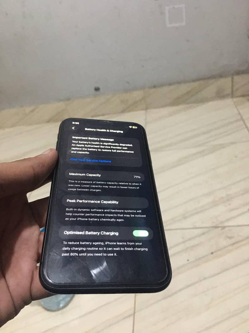 Apple iPhone 11 4