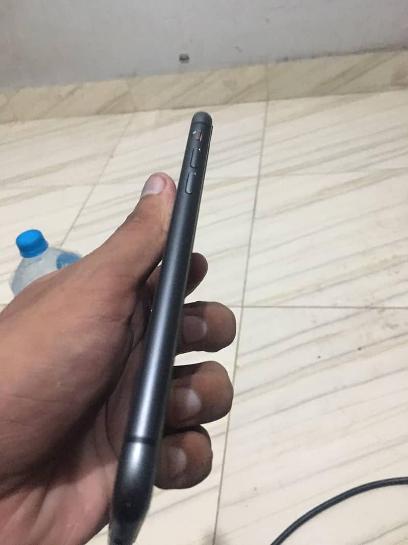 Apple iPhone 11 8