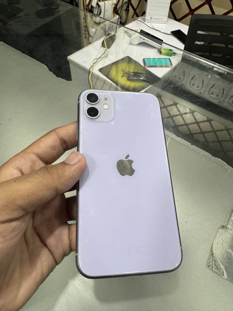 Apple iPhone 11 4