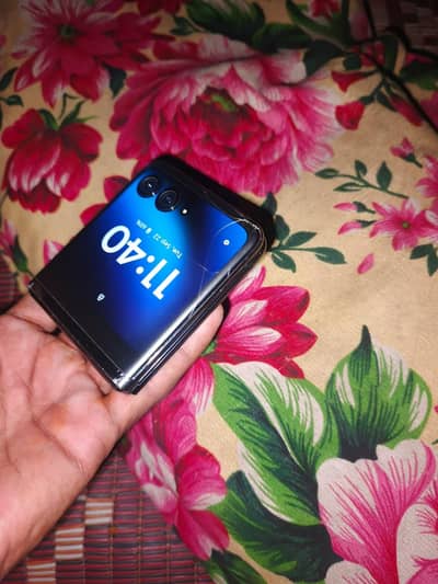 Motorola Razr 40 Ultra 8+8/ 256 sim working Exchange possible