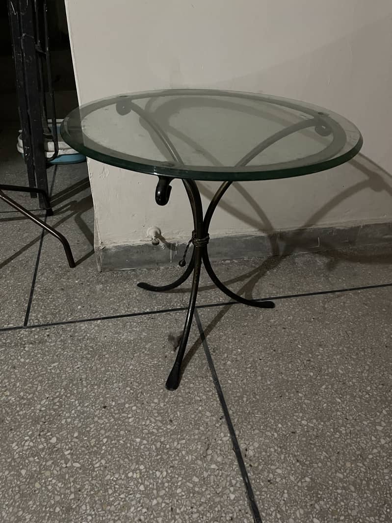 Table chair 1