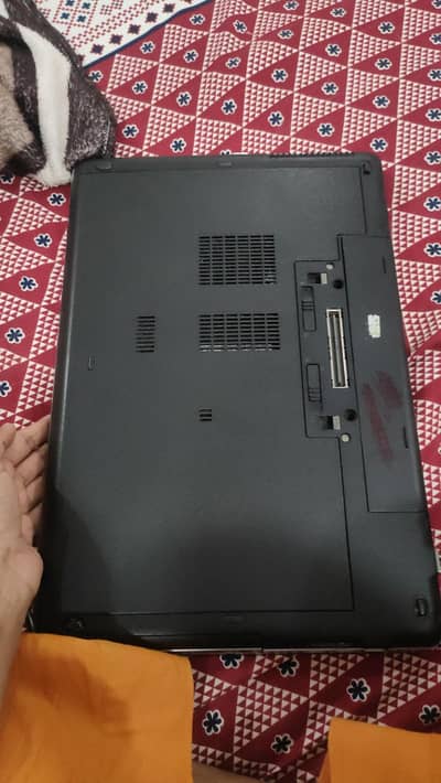 HP laptop with ssd n core I3