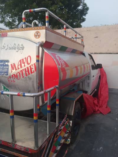 Another Hilux dala with milk tank 3500 liter