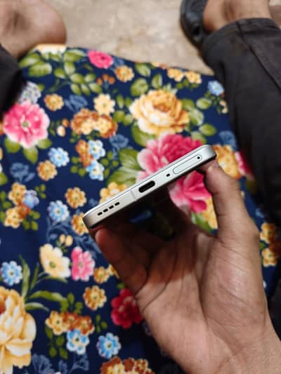 Realme GT 6 official pta approved 12/256